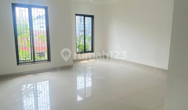 Rumah Bagus 2 Lantai Dalam Komplek Di Cinere, Depok Rumah Bagus 2 Lantai Dalam Komplek Di Cinere, Depok