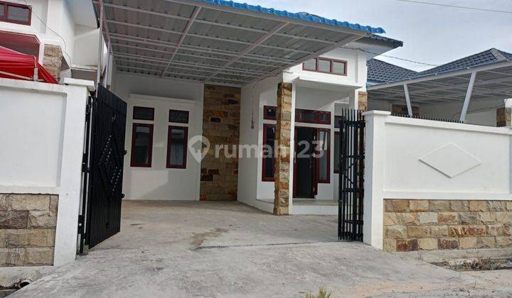 Dengan Pagar Pribadi Rumah Baru di Jalan Fajar  2