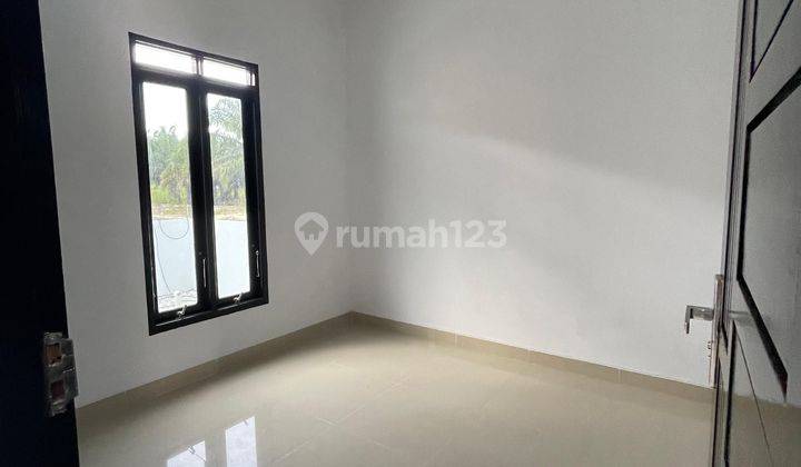 Rumah Baru Dengan Lokasi Strategis di Pinggir Jalan  2