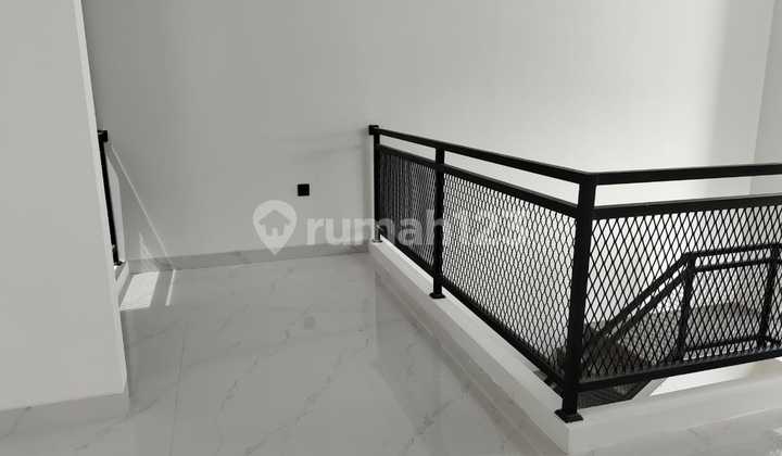 Rumah Mewah di Kawasan Jalan Sudirman Type 150 2
