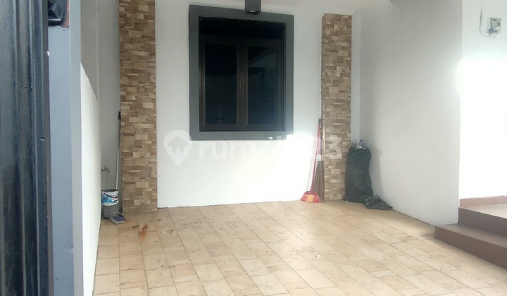 For Sale House Row 2 Car Road at Roundabout 3 2