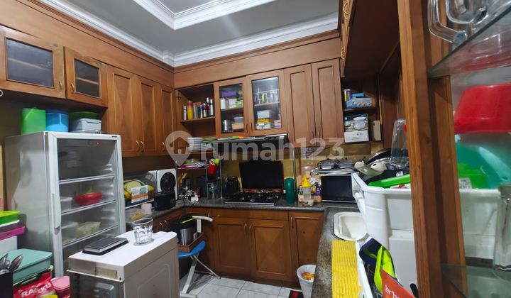 For Sale House in Meruya Ilir Area, West Jakarta.