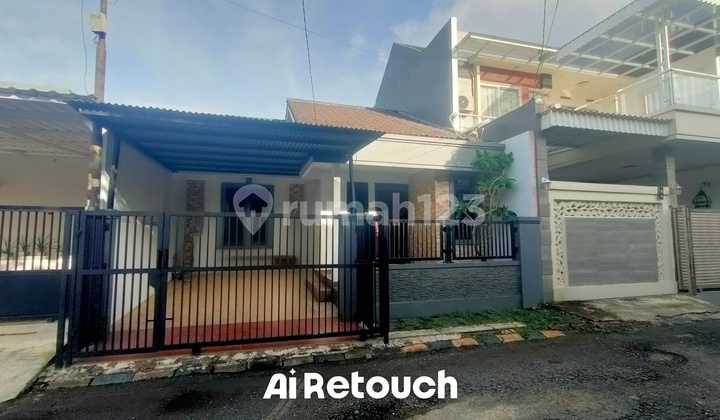 Di Jual Rumah Row Jalan 2 Mobil di Bunderan ke 3 Di Jual Rumah Row Jalan 2 Mobil di Bunderan ke 3
