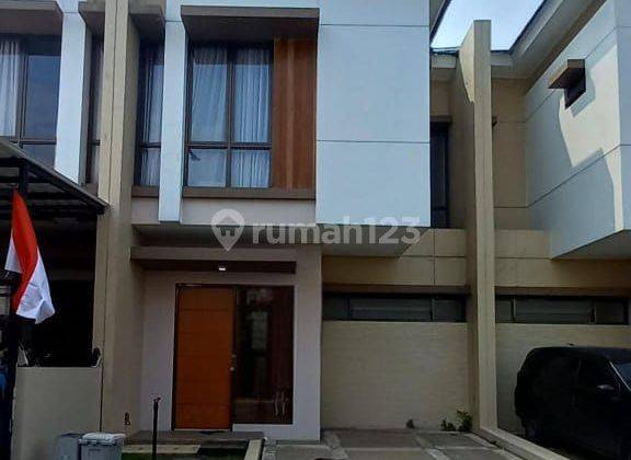 Rumah Furnished Di Sewakan Ada Kolam Renang  1