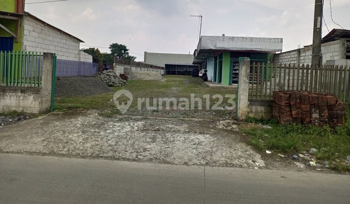 For Rent: Ex-Hardware Store Shop House, Cisoka, Tangerang.