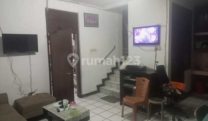 For Rent Shop House Near Curuq Market On Main Road. Bw 2