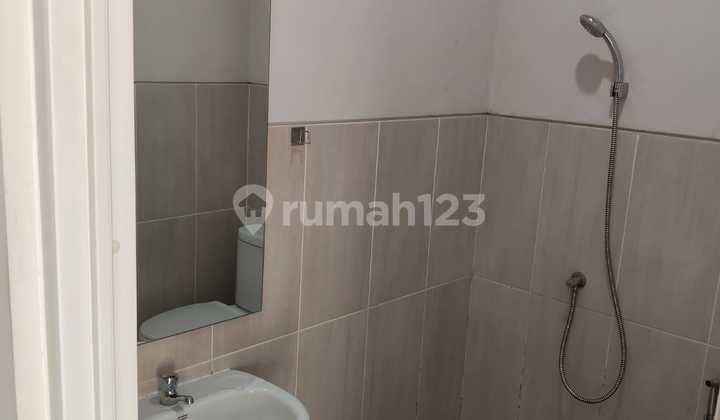 For Rent: Paramount Petal Unit in Tangerang. Yl 2