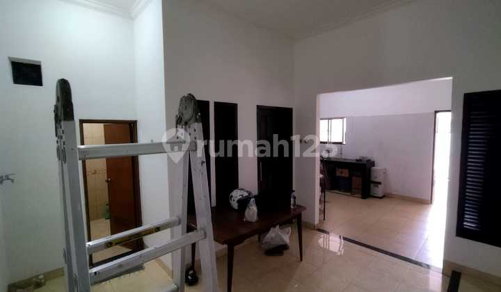 Nice House in a Complex in Pancoran Mas, Flood-Free, Strategic Location 2