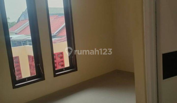 Rumah 3 Lantai Bagus di Pancoran Mas, Depok, Lokasi Strategis 2