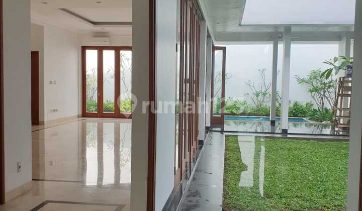 Rumah Siap Huni di Pondok Indah, Lingkungan Asri, Tenang