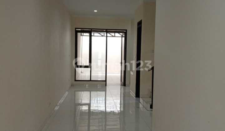 Rumah 2 Lantai Sudah Renovasi Di Sayap Batununggal 2