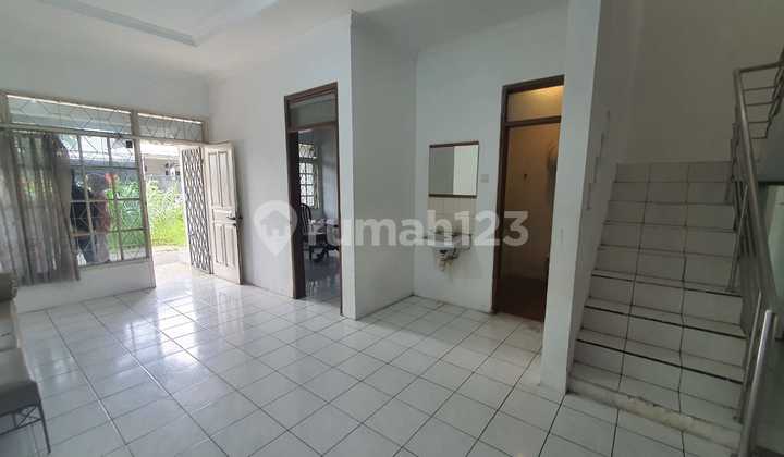 Rumah 2 Lantai SHM di Batununggal,