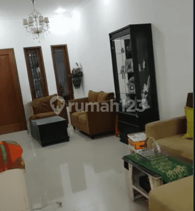 Rumah 2 Lantai Bagus di Limo, Depok, Lingkungan Aman 1