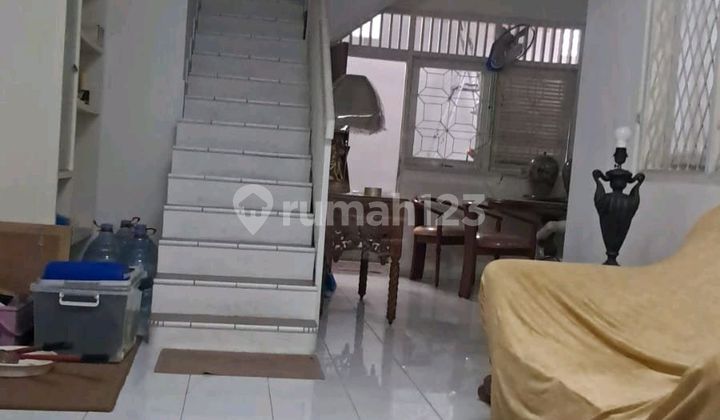 2-story House in a Comfortable Neighborhood 2