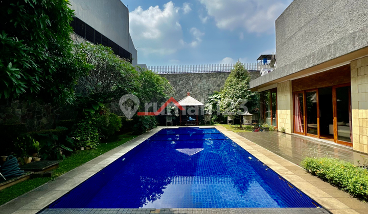 Rumah Asri dan Mewah di Dalam Komplek area Tanjung Barat 2