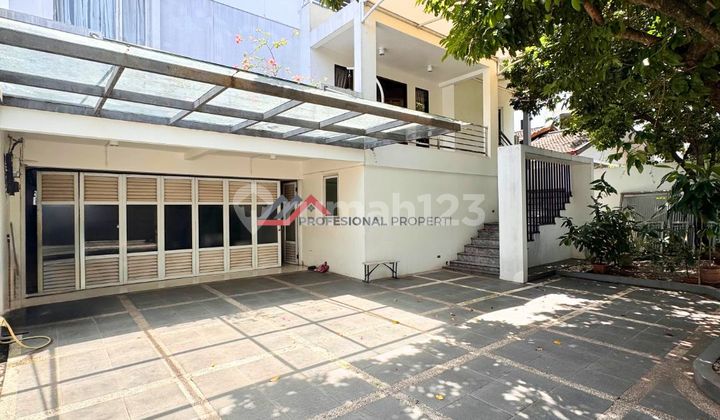 Rumah Modern Minimalis di Lebak Bulus Dekat ke MRT