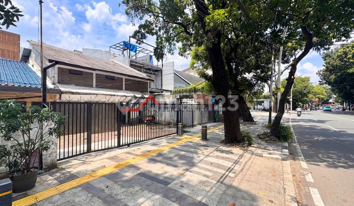 Rumah Tua Hitung Tanah Lokasi Premium Area Komersial