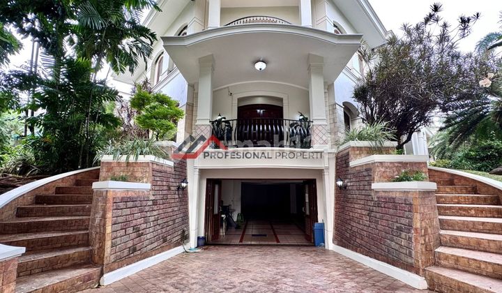 Rumah Lux Lokasi Premier Depan Taman Pondok Indah Jakarta Selatan