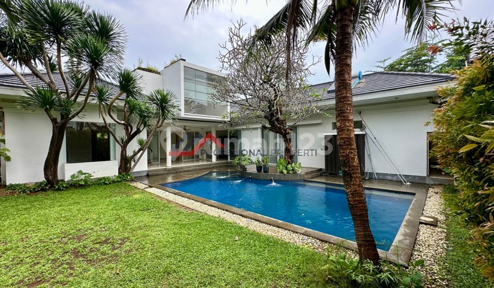 Rumah Tropical Resort Style Semi Furnished Best Location