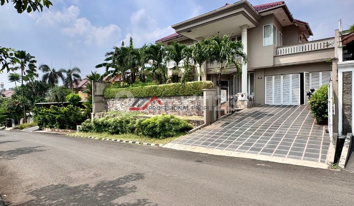 Rumah Siap Huni Dalam Komplek Elite Jalan Lebar Tenang