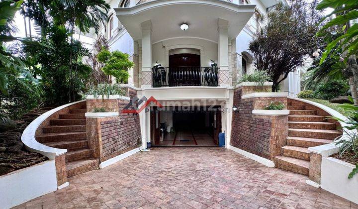 Rumah Mewah Lokasi Premium Depan Taman Dekat Golf Pondok Indah  1