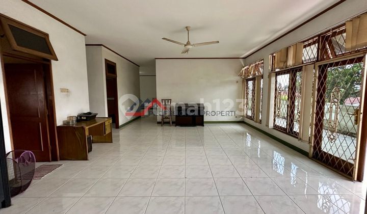 Nice Ready-to-Occupy House Near Simatupang Toll Road 2