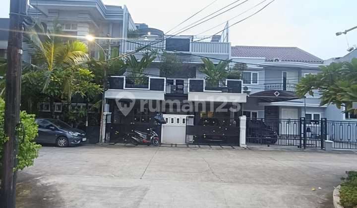 For Sale Modern 3-Story House in Gading Harmoni Fully Furnished @6.5M Negotiable