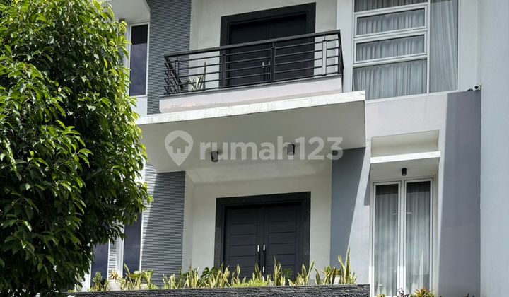 Sell Luxurious House 10X20m2 in Kembang Permai @11.5M 2