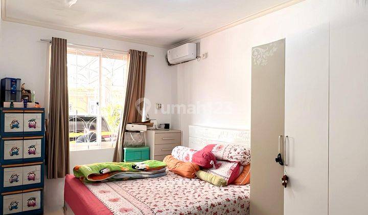 Jual Cepat Rumah Taman Modern Baru Cat Ulang Bebas Banjir 2