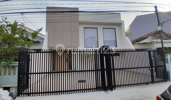 Modern Minimalist Quail Coconut House with 4+1 Bedrooms, 8 Meters Wide