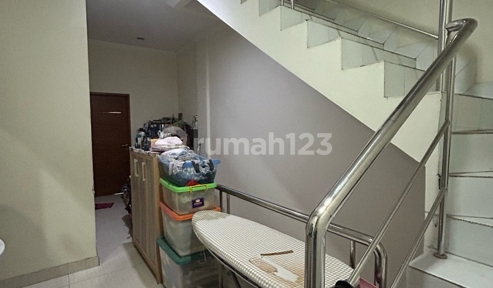 For Sale Kemayoran 4-Story Shop House 5x16, Suitable for Store, Office, Warehouse For Sale Kemayoran 4-Story Shop House 5x16, Suitable for Store, Office, Warehouse