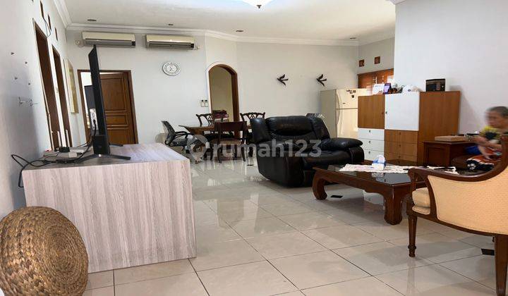 Disewakan Rumah Luas Dekat Jalan Raya Raden Inten Semifurnished 2