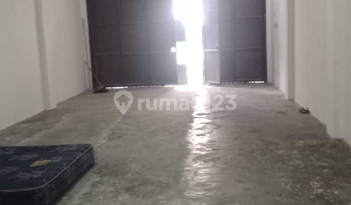 2.5-Story Shop House for Rent with Open Space in Kampung Bali, Tanah Abang 2