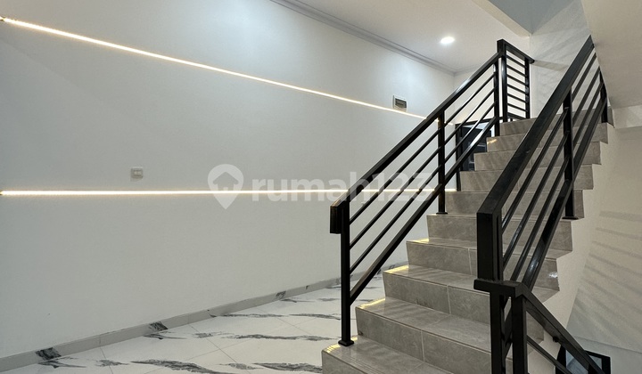 Sh.151 DIJUAL CEPAT !! Rumah bagus Siap Huni di Dukuh Barat Bisa Nego  1