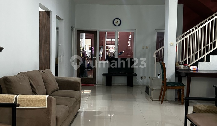 For Sale: Ready-to-Occupy & Well-Maintained House in Rawamangun @3.5M 2