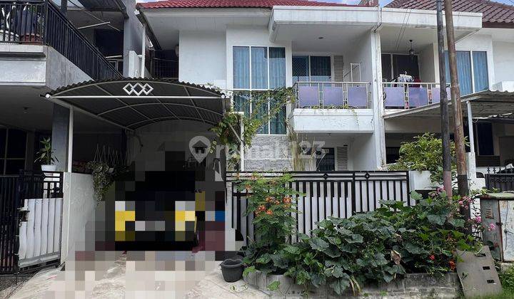 Jual Cepat Rumah Taman Modern Baru Cat Ulang Bebas Banjir 1
