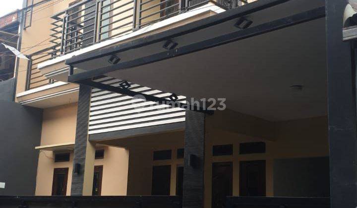 Rumah 2 Lantai Bagus SHM di Condet, Jakarta Timur 1