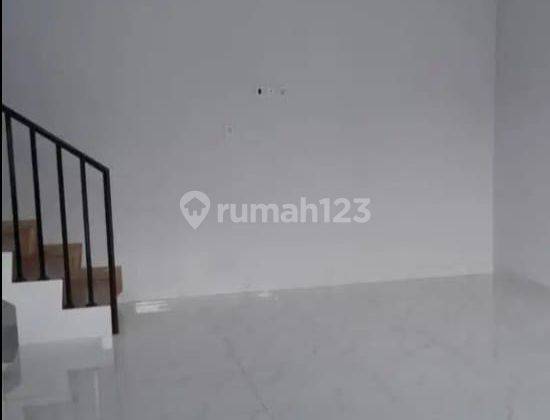 Rumah 3 Lantai Modern Baru SHM di Condet, Jakarta Timur 2