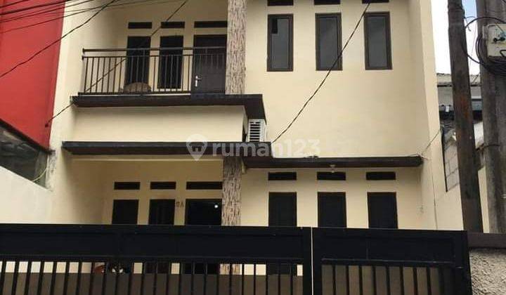 Rumah 2 Lantai Bagus Unfurnished SHM di Kalisari Pasar Rebo, Jakarta Timur 1