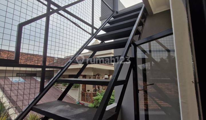 Rumah 3 Lantai Baru Unfurnished SHM di Condet, Jakarta Timur 2