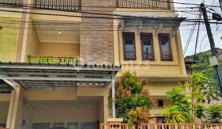 Disewakan Rumah Bagus 2 Lantai Siap Huni di Condet