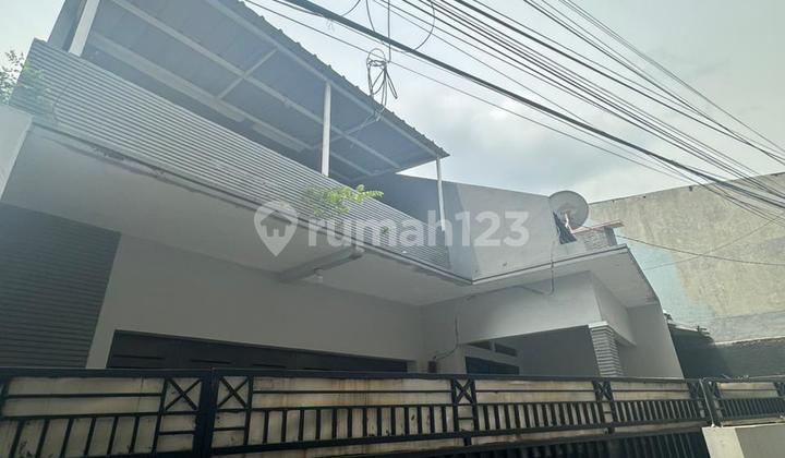 Rumah Bagus Disewakan 2 Lantai Akses Mobil.dekat Raya Condet 1