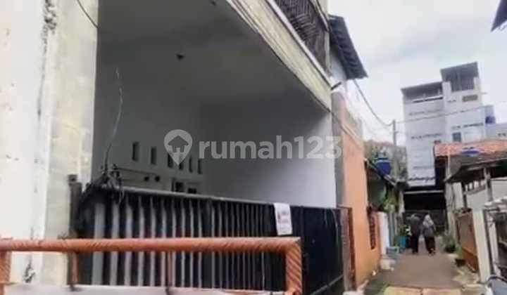 Rumah Murah 2 Lantai SHM di Condet 2