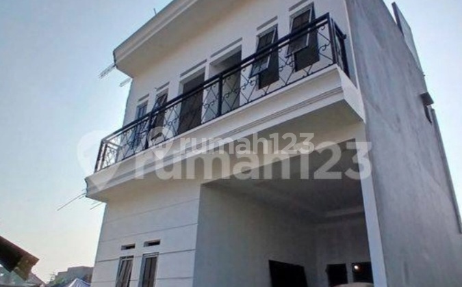 Rumah Bagus 3 Lantai Shm Di Condet