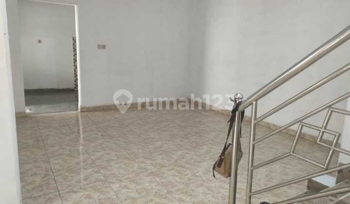 ******** Disewakan Dlm Komplek di Condet