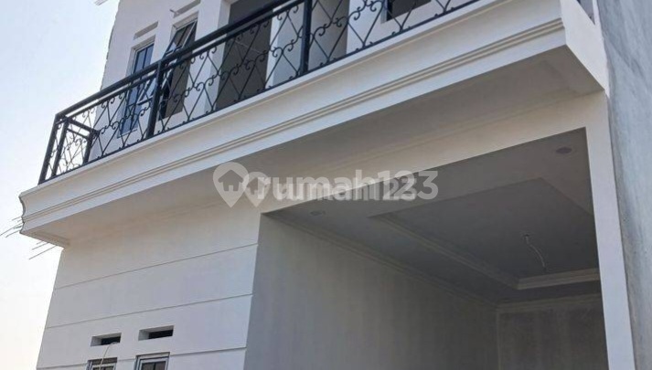 Rumah Bagus 3 Lantai Shm Di Condet 2