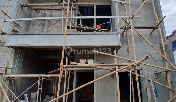 Hanya 7 Unit Rumah Baru  2 Lantai Dlm Cluster Condet 1