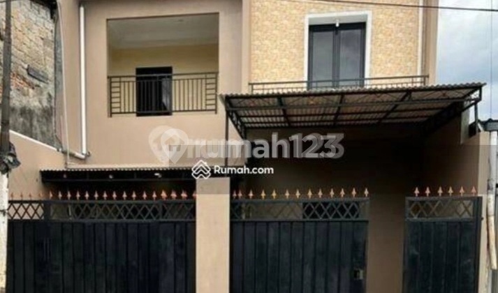 Nice House Suitable for Business/Office/Residence by the Roadside in Lenteng Agung Nice House Suitable for Business/Office/Residence by the Roadside in Lenteng Agung