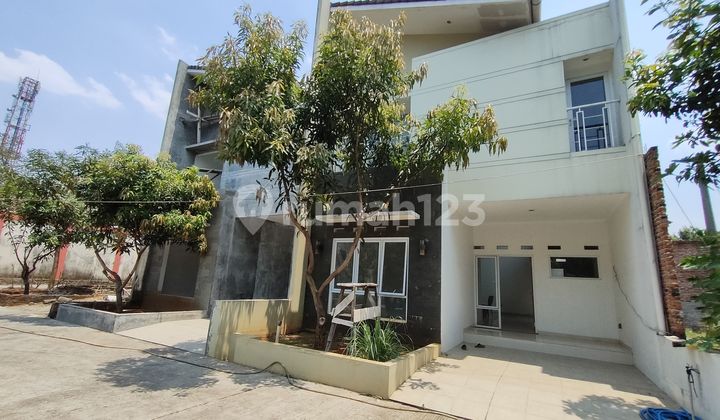 Cluster rumah 2 lantai disc 100jt 200 mtr ke Mall Ciputra Cibubur 