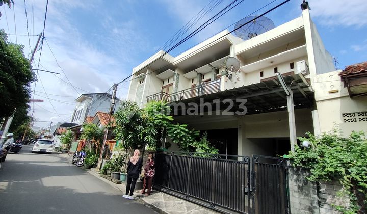 Rumah 2 lantai sgt terawat 5 k tidur dkt Galaxy Pekayon Bekasi 2